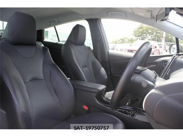 Toyota PRIUS 2020-03 6752893-26
