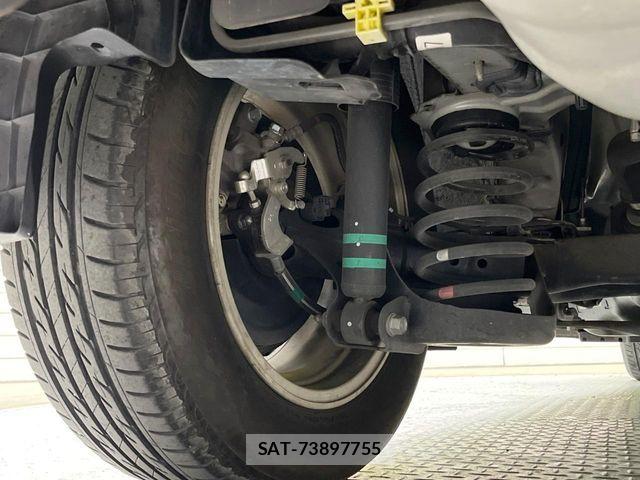 Toyota PRIUS 2013-03 6752927-19