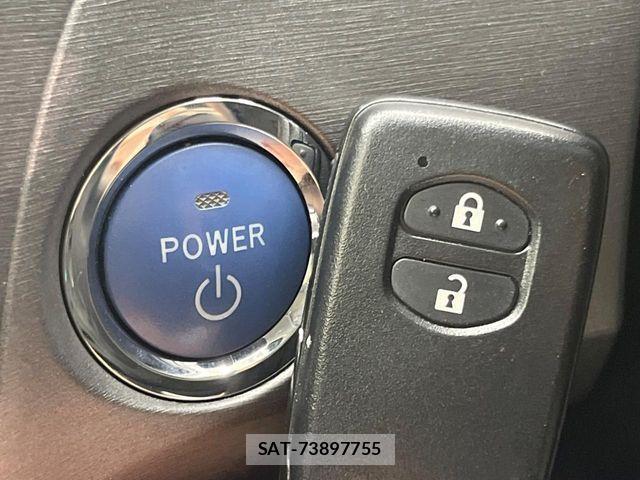 Toyota PRIUS 2013-03 6752927-4