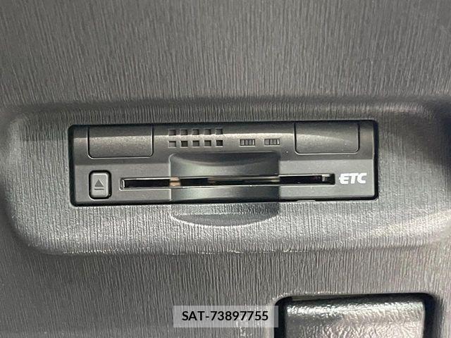 Toyota PRIUS 2013-03 6752927-5