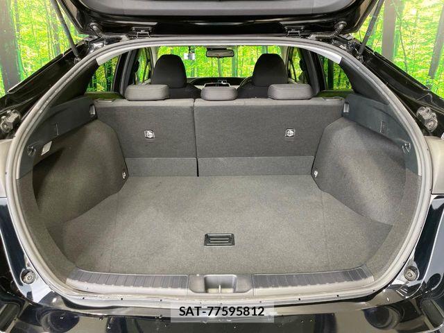 Toyota PRIUS 2018-02 6752896-9