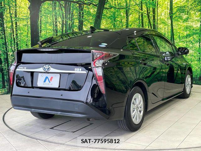 Toyota PRIUS 2018-02 6752896-16