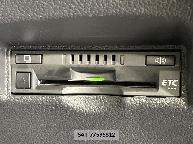 Toyota PRIUS 2018-02 6752896-4
