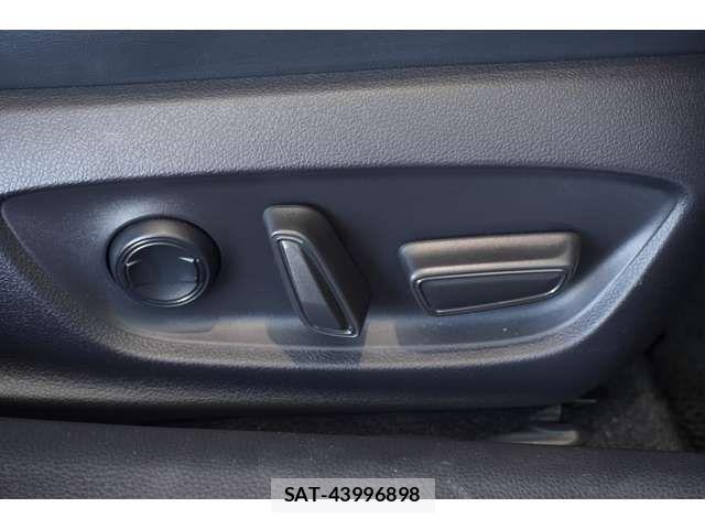 Toyota PRIUS 2023-06 6752871-17