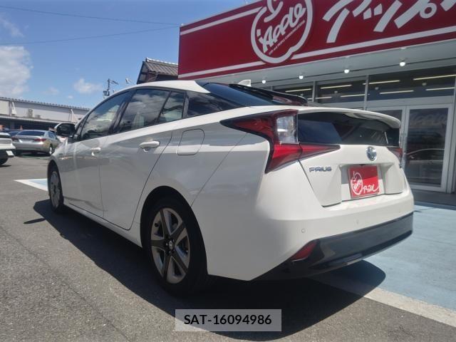 Toyota PRIUS 2020-06 6752885-9