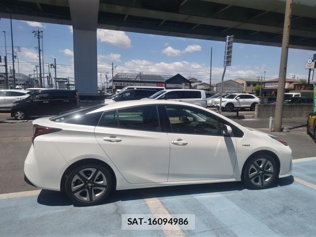 Toyota PRIUS 2020-06 6752885-10