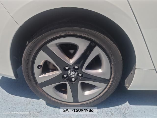 Toyota PRIUS 2020-06 6752885-11