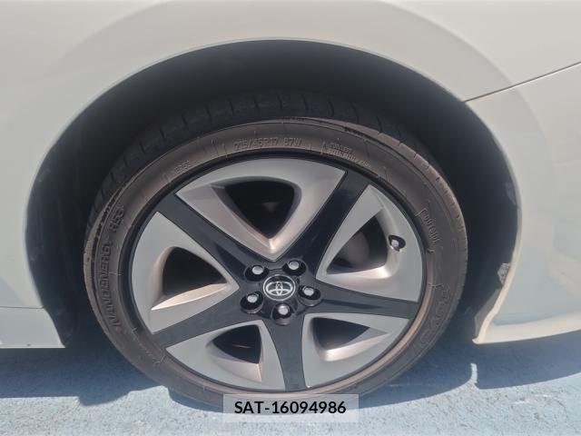 Toyota PRIUS 2020-06 6752885-12