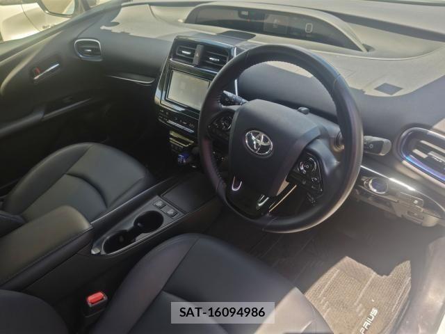 Toyota PRIUS 2020-06 6752885-16
