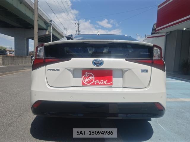 Toyota PRIUS 2020-06 6752885-7