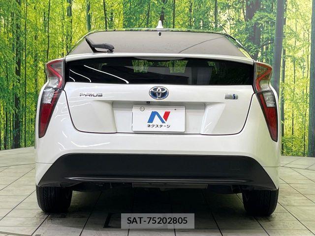 Toyota PRIUS 2016-01 6752907-14