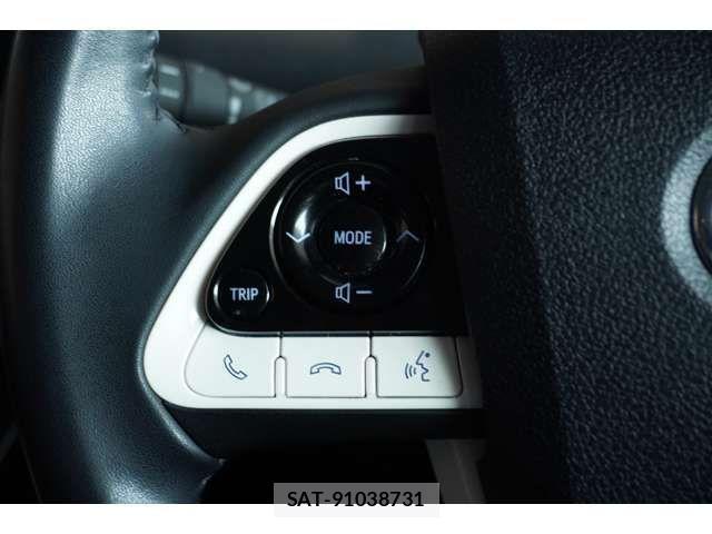 Toyota PRIUS 2016-11 6752894-11