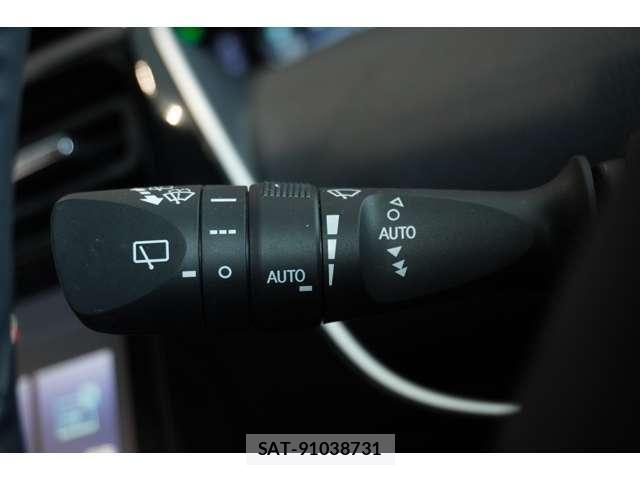 Toyota PRIUS 2016-11 6752894-15