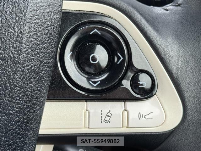 Toyota PRIUS 2017-03 6791414-15