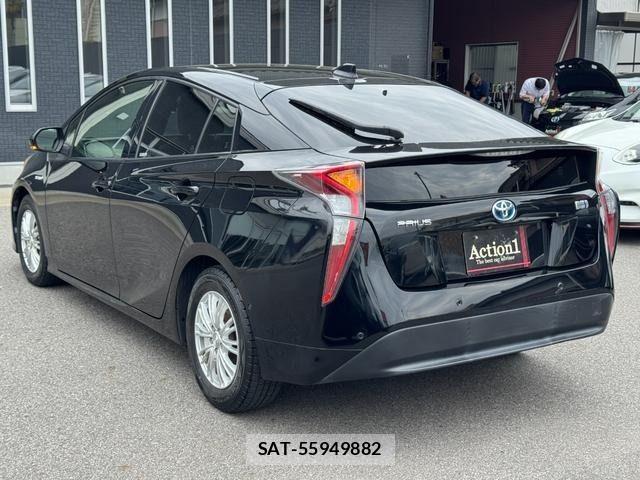 Toyota PRIUS 2017-03 6791414-3