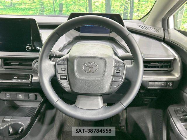 Toyota PRIUS 2023-06 6816596-10