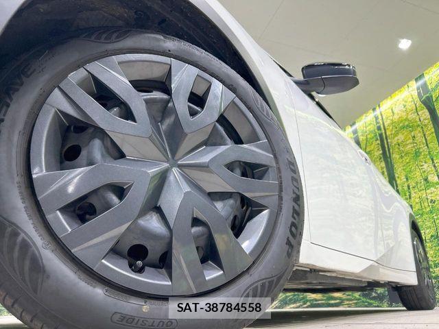 Toyota PRIUS 2023-06 6816596-12