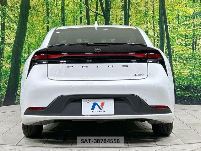 Toyota PRIUS 2023-06 6816596-14