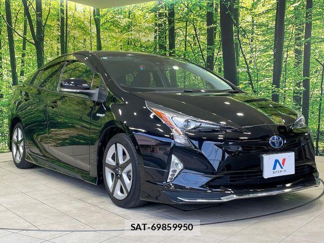 Toyota PRIUS 2018-06 6816609-15