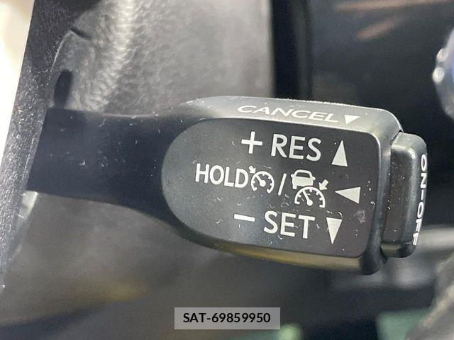 Toyota PRIUS 2018-06 6816609-5