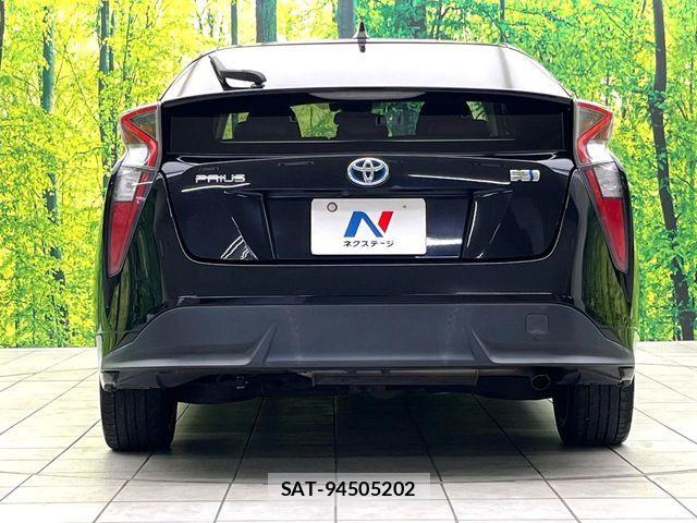 Toyota PRIUS 2016-06 6816616-14