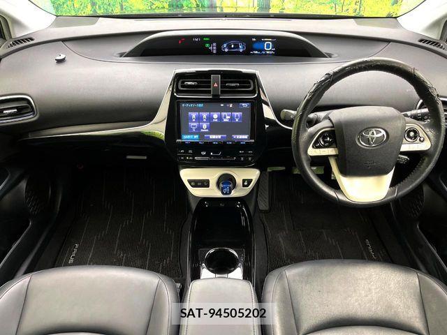 Toyota PRIUS 2016-06 6816616-1