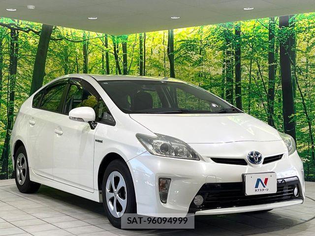Toyota PRIUS 2013-11 6816651-15