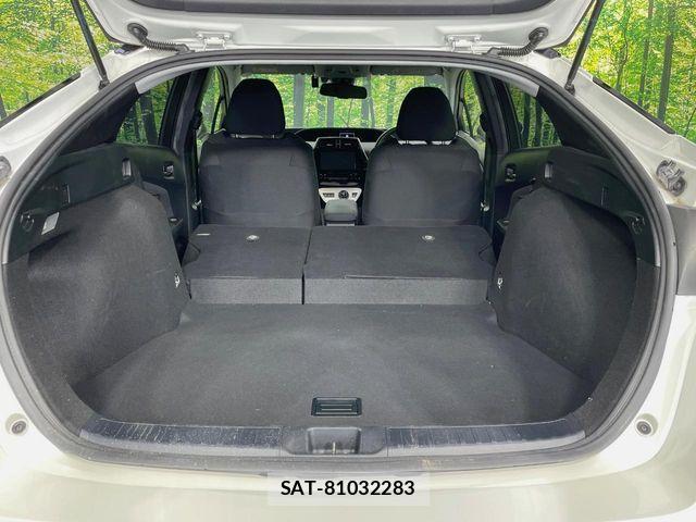 Toyota PRIUS 2017-06 6816608-9