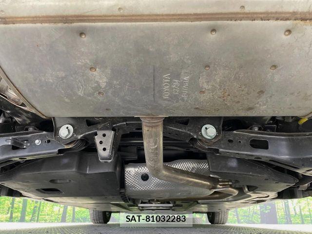 Toyota PRIUS 2017-06 6816608-18