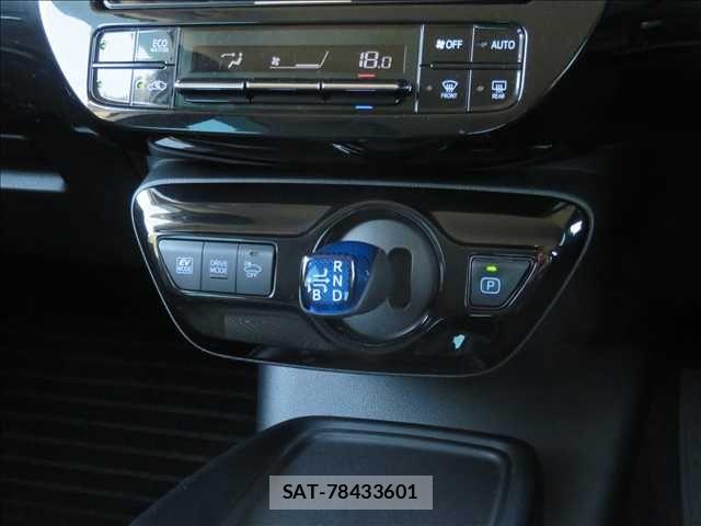 Toyota PRIUS 2019-09 6816612-11