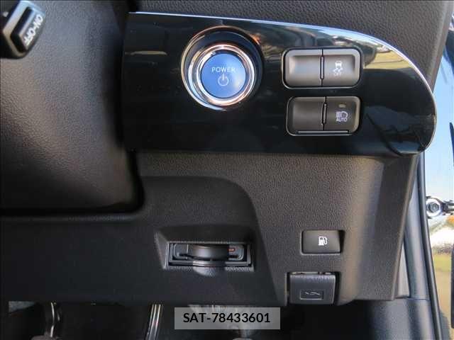 Toyota PRIUS 2019-09 6816612-13