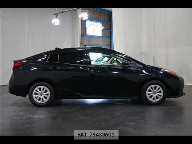 Toyota PRIUS 2019-09 6816612-15