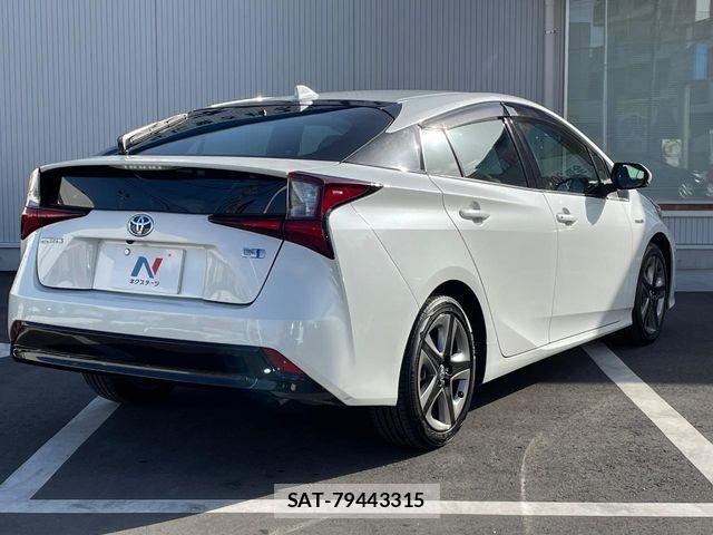 Toyota PRIUS 2019-04 6816600-15