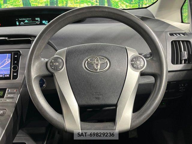 Toyota PRIUS 2013-01 6816655-10