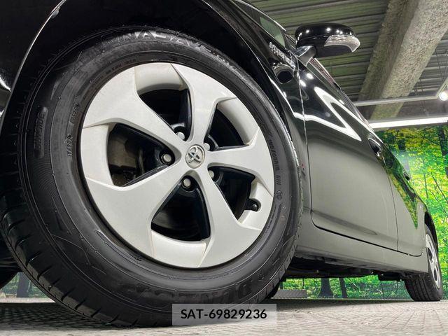 Toyota PRIUS 2013-01 6816655-12
