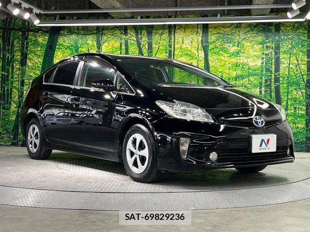 Toyota PRIUS 2013-01 6816655-15