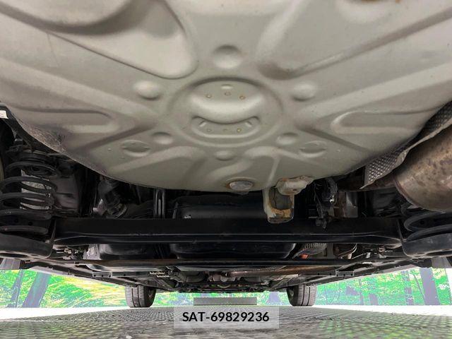 Toyota PRIUS 2013-01 6816655-18