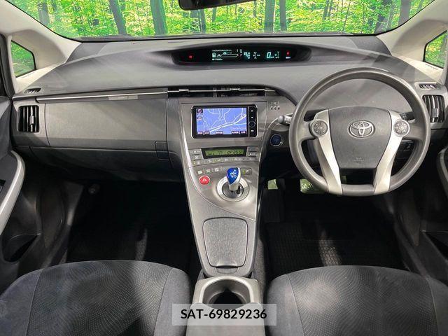Toyota PRIUS 2013-01 6816655-1