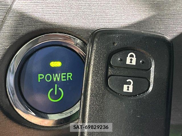 Toyota PRIUS 2013-01 6816655-6