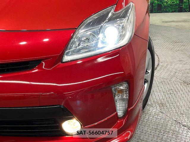 Toyota PRIUS 2014-02 6816662-11