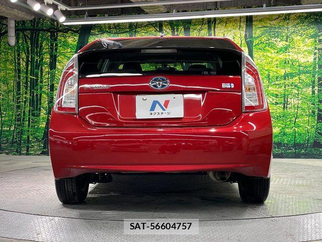 Toyota PRIUS 2014-02 6816662-14