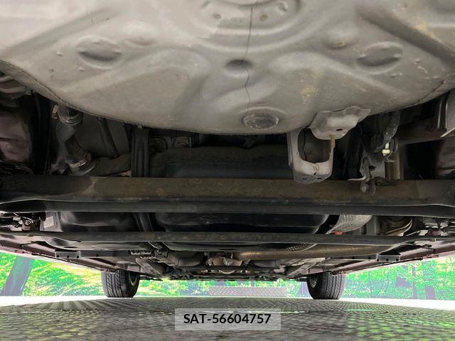 Toyota PRIUS 2014-02 6816662-18