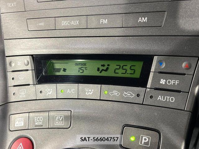 Toyota PRIUS 2014-02 6816662-3