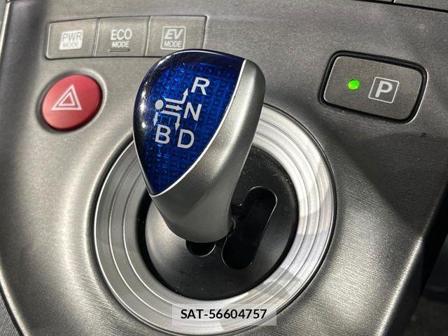 Toyota PRIUS 2014-02 6816662-6