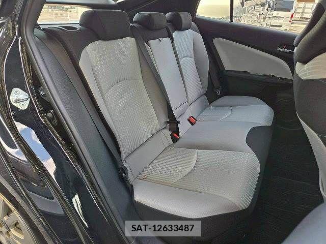 Toyota PRIUS 2016-01 6816604-11