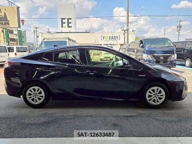 Toyota PRIUS 2016-01 6816604-14