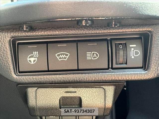 Toyota PRIUS 2025-01 6816581-28