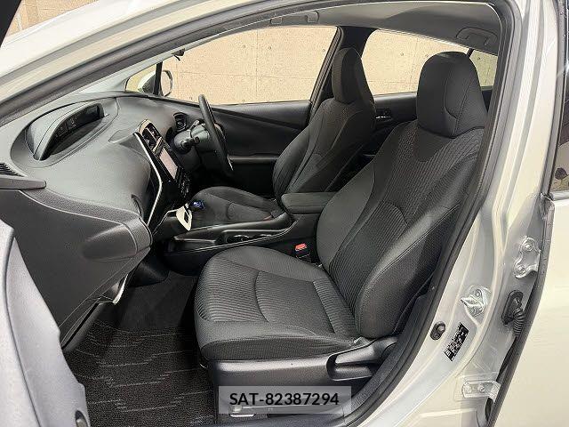 Toyota PRIUS 2016-06 6816634-10