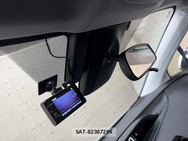 Toyota PRIUS 2016-06 6816634-17