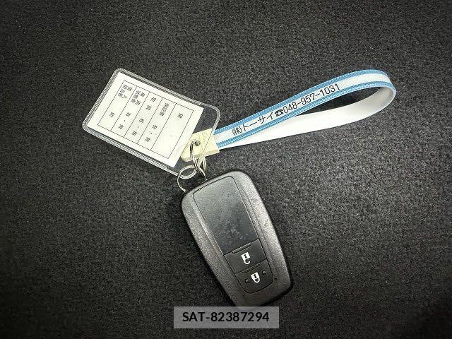 Toyota PRIUS 2016-06 6816634-18